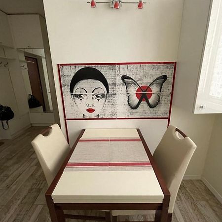 Apartment On Levanevskogo オデッサ エクステリア 写真